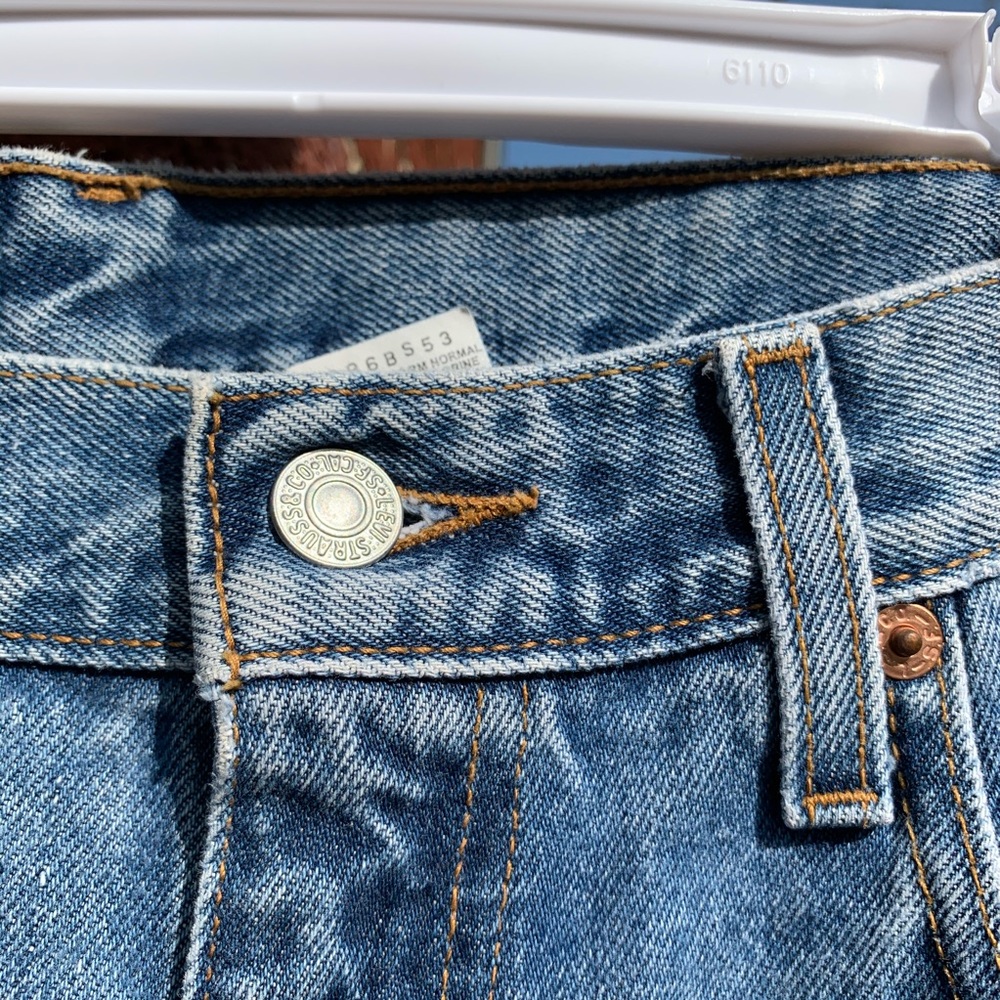 Men’s Levi Jeans - Picture 2 of 7